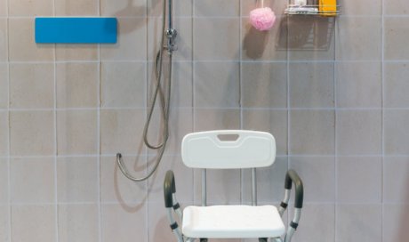 Aménagement d'une salle de bain PMR par un professionnel à Marin